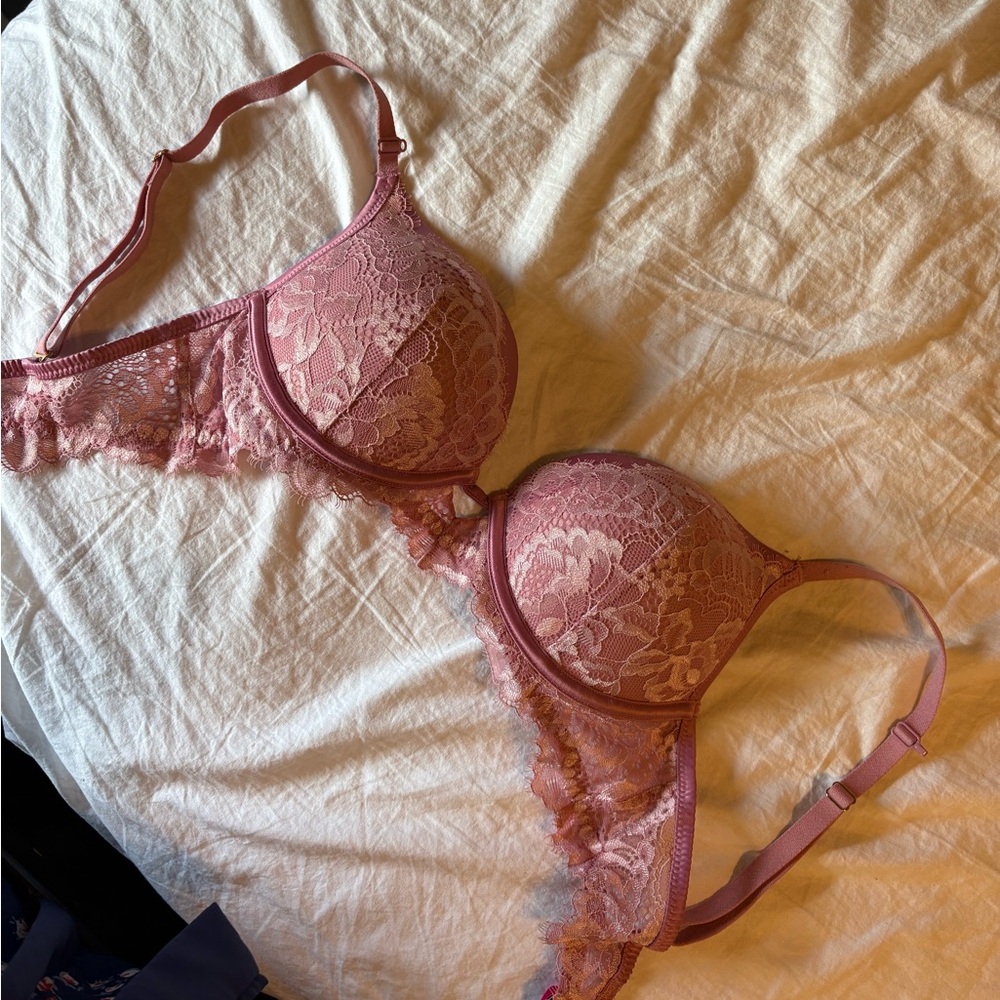 Elegant Lace Pink Bra- Vintage inspired 32B